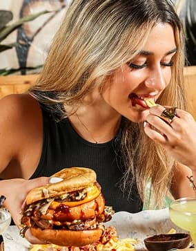 ORAZEN Burger takeaway packaging in New York